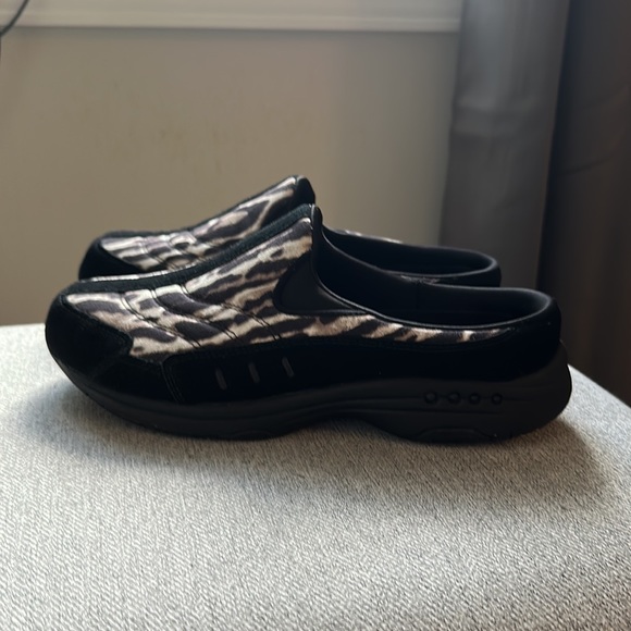 Animal Print Shoes! New, without tags! - Picture 3 of 4